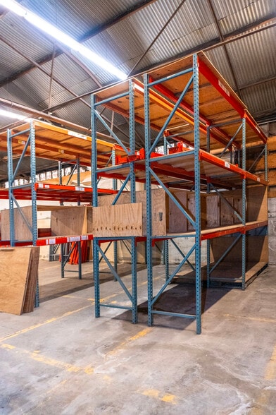 More Photos Of 3937 Foothill Blvd, La Crescenta Flex For Lease