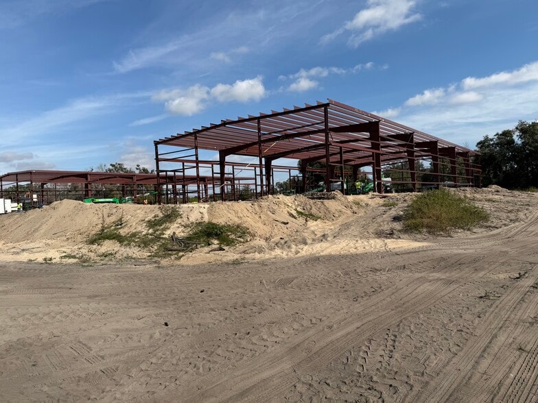 Primary Photo Of 3023 E C 48, Center Hill Warehouse For Lease