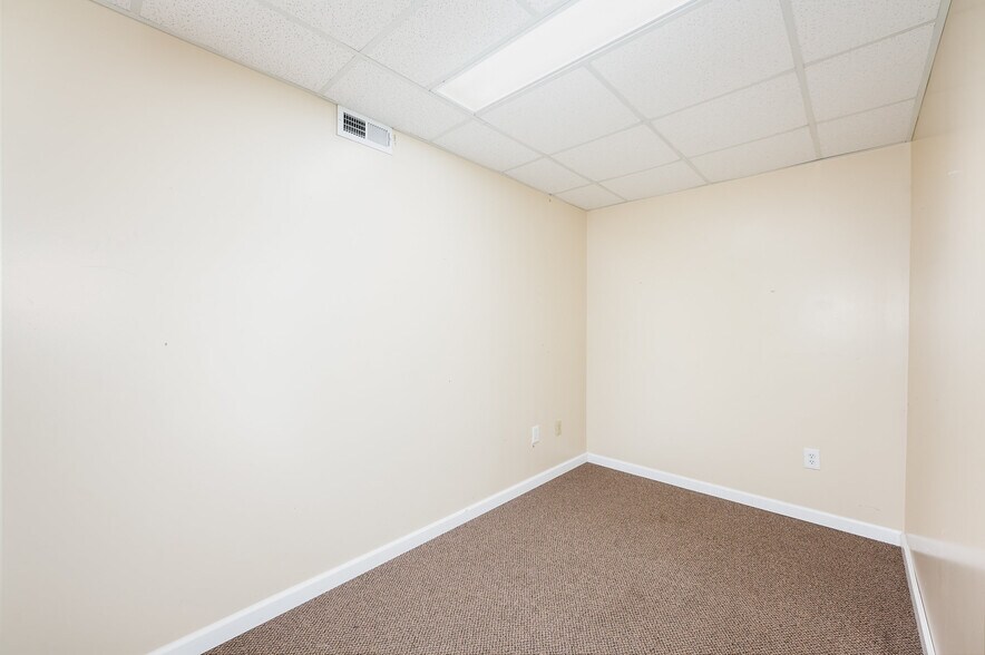 More Photos Of 46-50 S 1st St, Miamisburg Storefront Retail Office For Lease