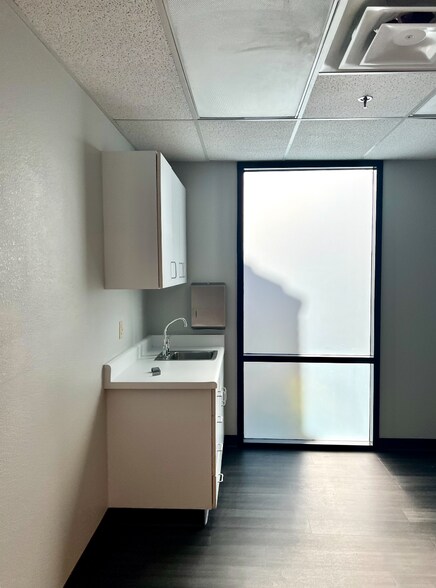 More Photos Of 8801 W Union Hills Dr, Peoria Medical For Lease