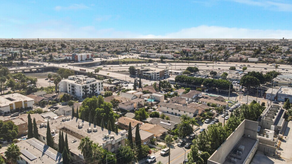 More Photos Of 1140 Chicago St, Los Angeles Apartments For Sale