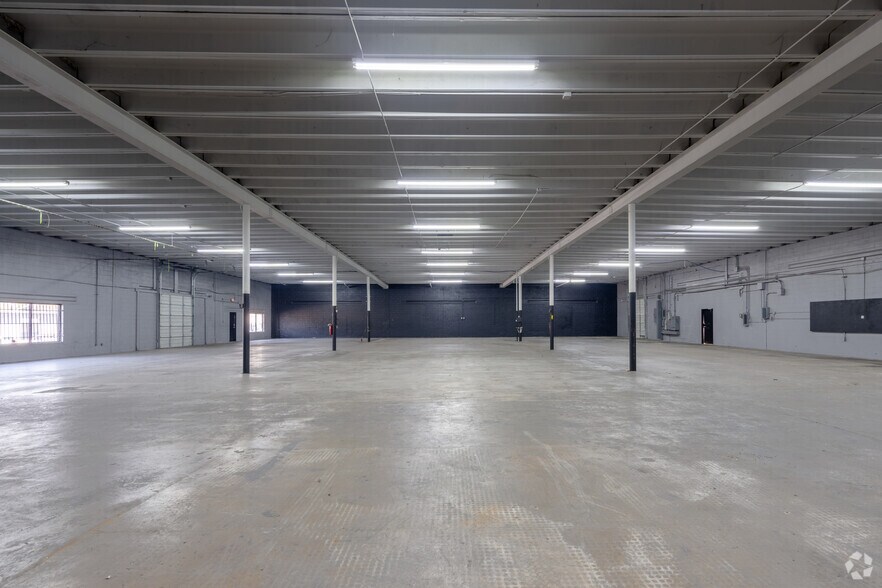 More Photos Of 3907 Warehouse Row, Austin Unknown For Lease