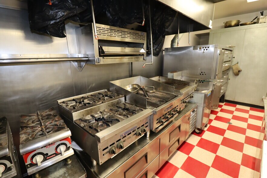 More Photos Of 250 Rittenhouse Ave, Bayfield Restaurant For Sale