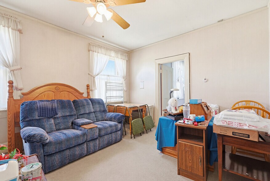 More Photos Of 1501 Lonsdale Ave, Lincoln General Retail For Sale