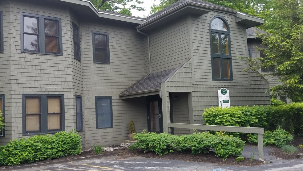 More Photos Of 8100-8116 Cazenovia Rd, Manlius Medical For Lease