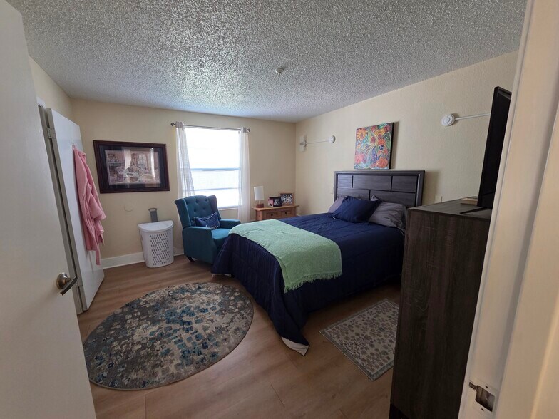 More Photos Of 1710 N McDonald St, McKinney Assisted Living For Sale