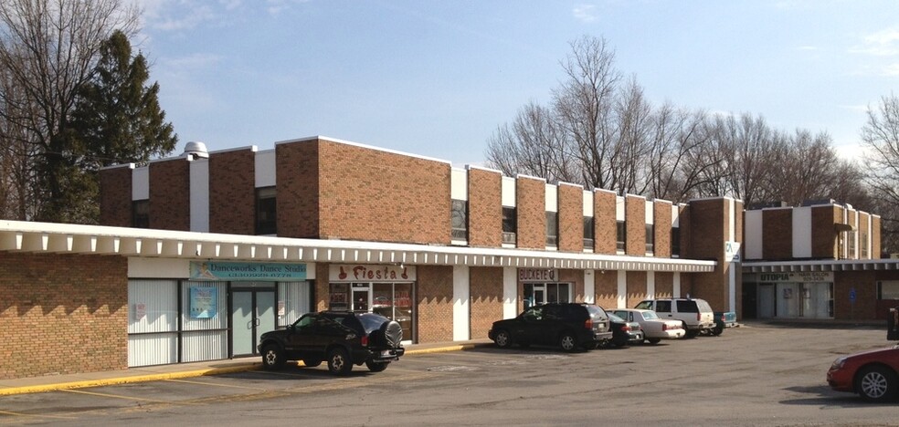 Primary Photo Of 1911-1943 Bailey Rd, Cuyahoga Falls Storefront For Lease