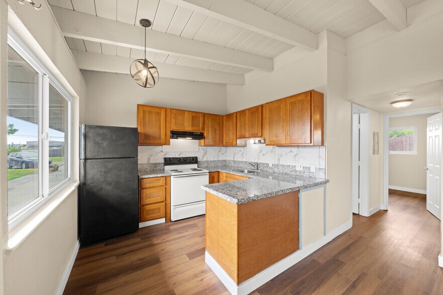 More Photos Of 2605 Albatross Way, Sacramento Apartments For Sale