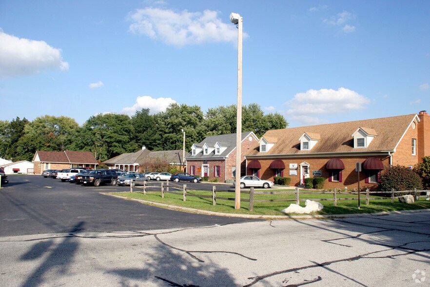 More Photos Of 2010 Vandalia St, Collinsville Office For Sale