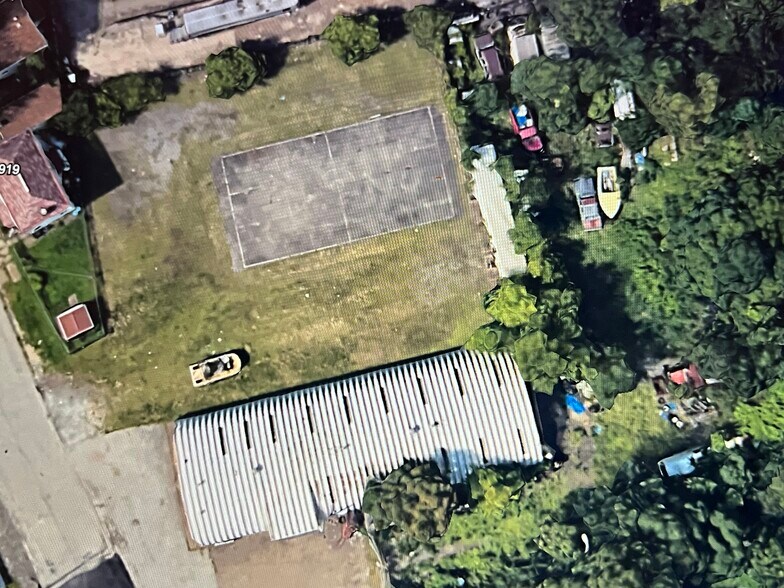 More Photos Of 2007 Mcclure St, Homestead Auto Repair For Sale