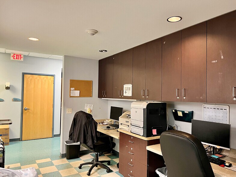 More Photos Of 101 United Dr, Collinsville Freestanding For Lease