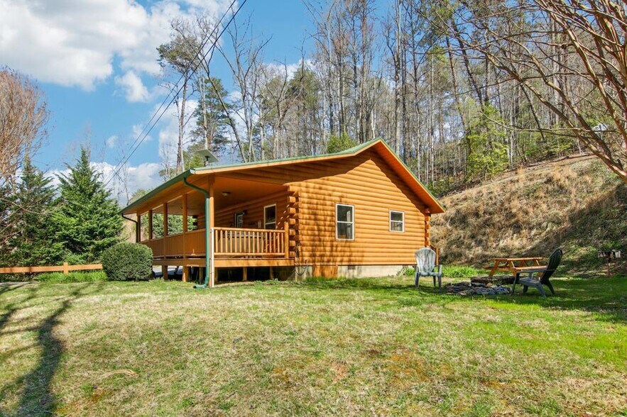 More Photos Of 33 Shepherds Creek rd, Bryson City Specialty For Sale