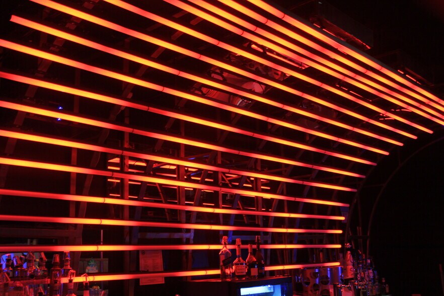More Photos Of 35 NW 3rd Ave, Portland Bar For Sale
