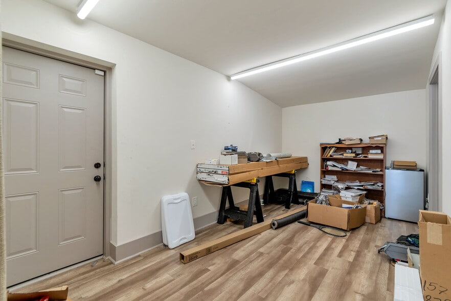 More Photos Of 179 E Moreno St, Buford General Retail For Sale