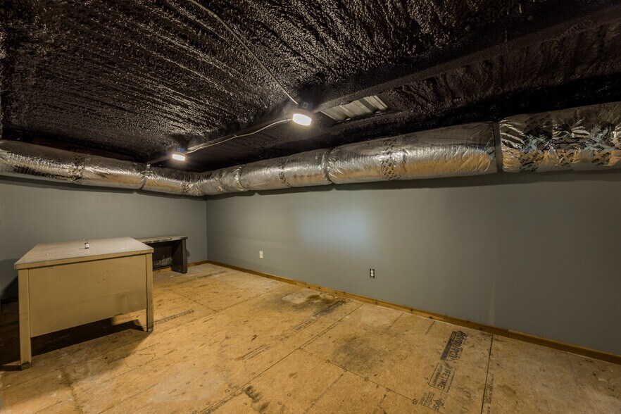 More Photos Of 535 W Poplar St, Fayetteville Warehouse For Lease