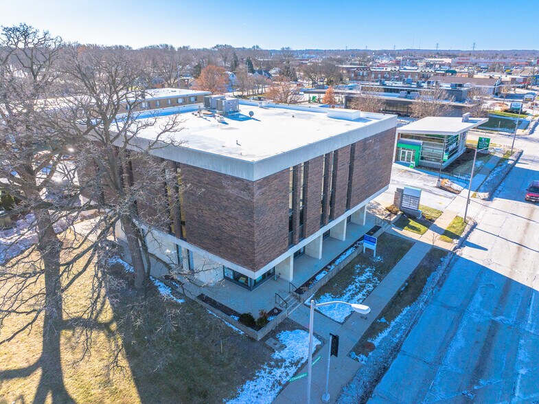 More Photos Of 10533 W National Ave, West Allis Office For Sale