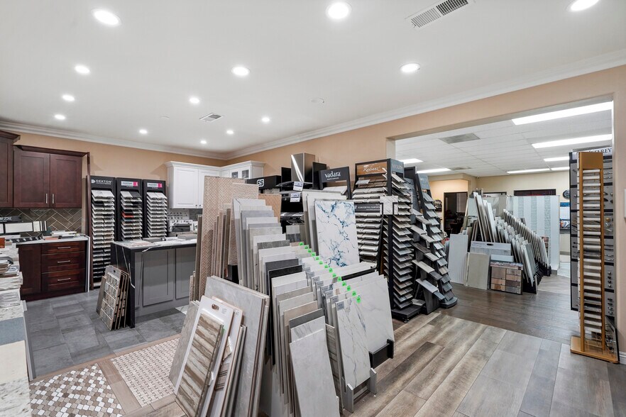 More Photos Of 1301 Foothill Blvd, Azusa Warehouse For Lease