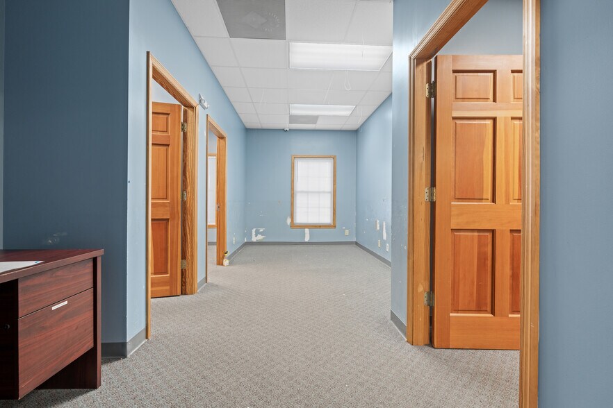 More Photos Of 1481 Dean Forest Rd, Savannah Medical For Lease