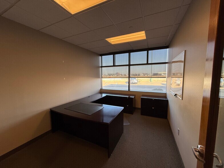 More Photos Of 15900 Dooley Rd, Addison Office For Lease