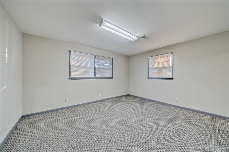 More Photos Of 1008 Oakwood Ave NW, Huntsville Medical For Lease
