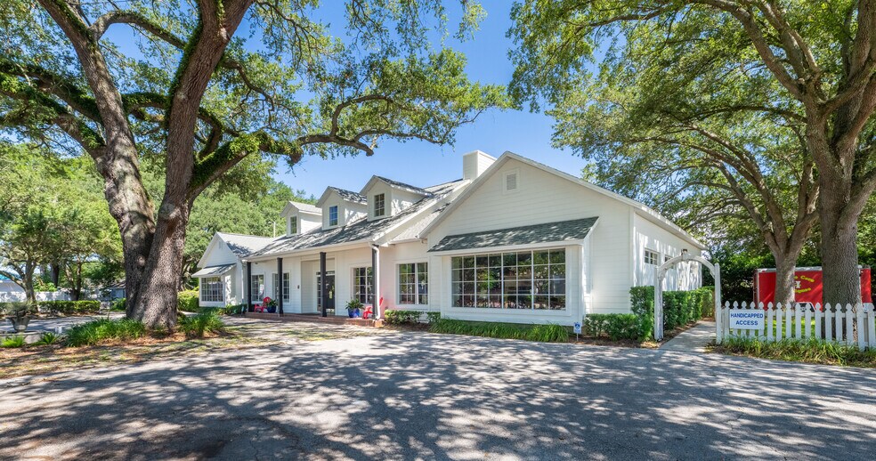 More Photos Of 2627 Curry Ford Rd, Orlando Freestanding For Lease