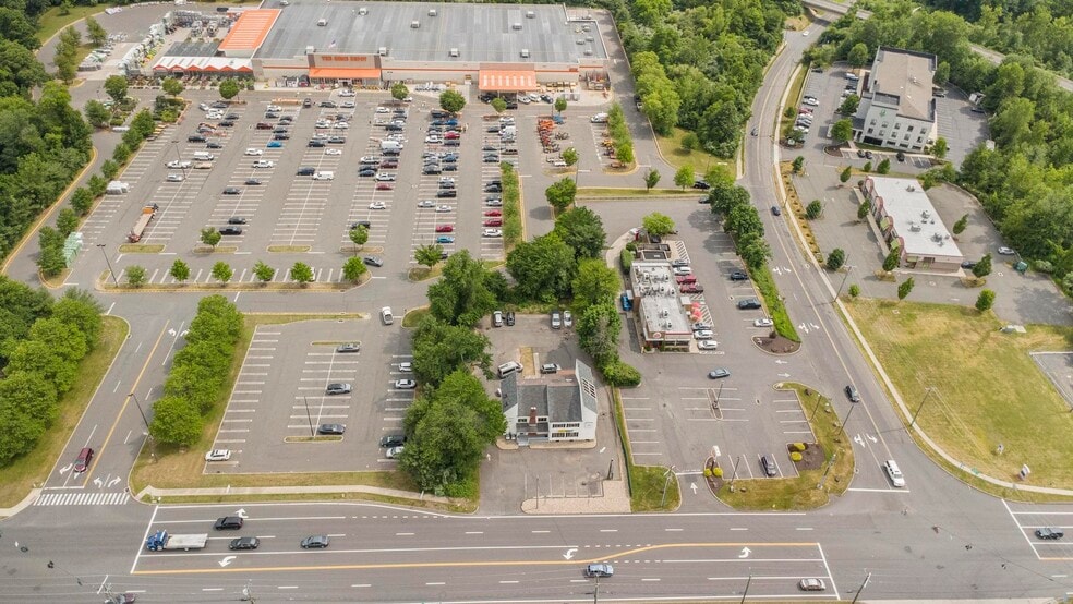 More Photos Of 1842 Meriden Waterbury Tpke, Southington Office For Sale