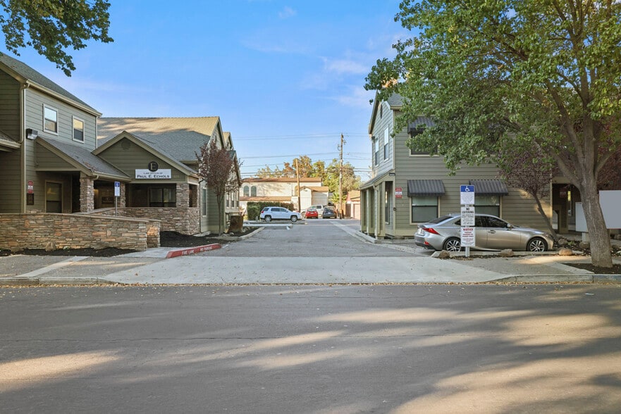 More Photos Of 621-627 13th St, Modesto Office For Lease