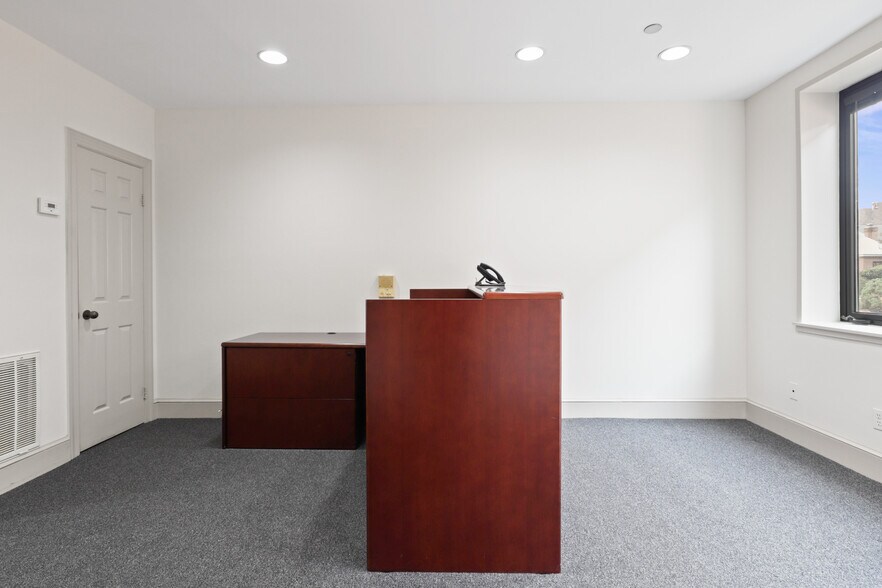More Photos Of 115 Oronoco St, Alexandria Office For Lease