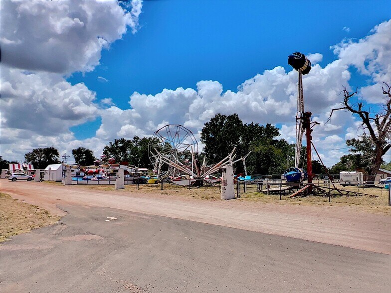 More Photos Of 14683 OK-44A, Lone Wolf Amusement Park For Sale