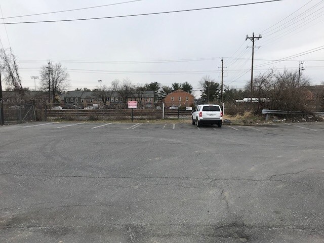More Photos Of 7428 Westmore Rd, Rockville Service For Lease