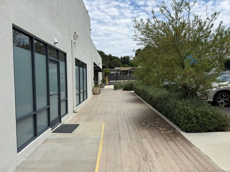 More Photos Of 3342 Verdugo Rd, Los Angeles General Retail For Lease
