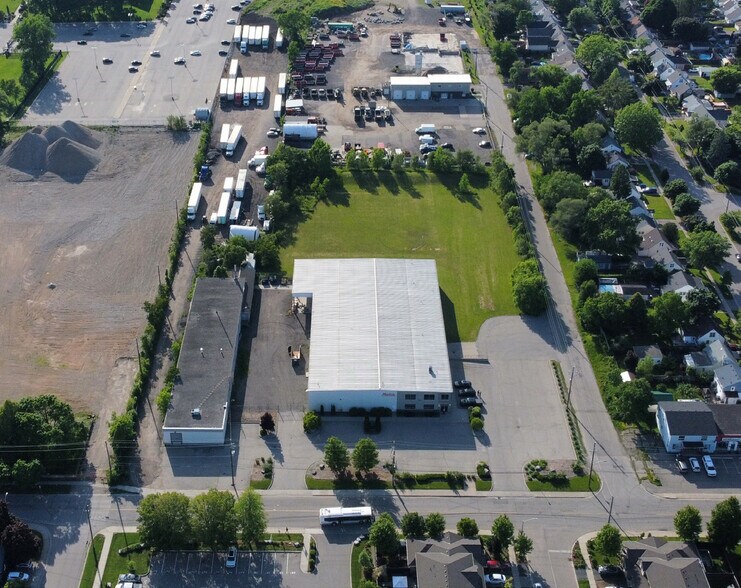 More Photos Of 50 Morrell St, Brantford Distribution For Sale
