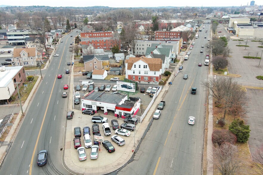 More Photos Of 385 New Park Ave, Hartford Auto Repair For Sale