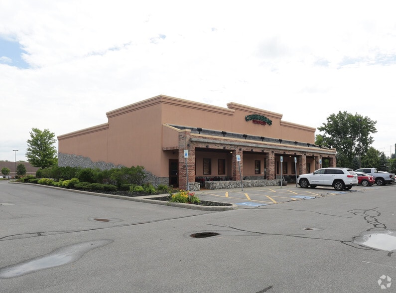 Primary Photo Of 675 Troy Schenectady Rd, Latham Restaurant For Lease