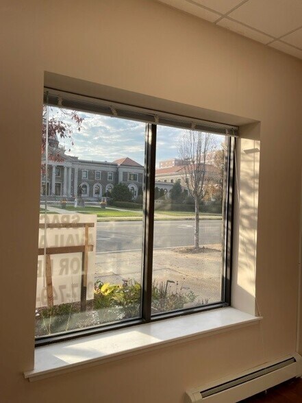 More Photos Of 1527 Franklin Ave, Mineola Office For Lease
