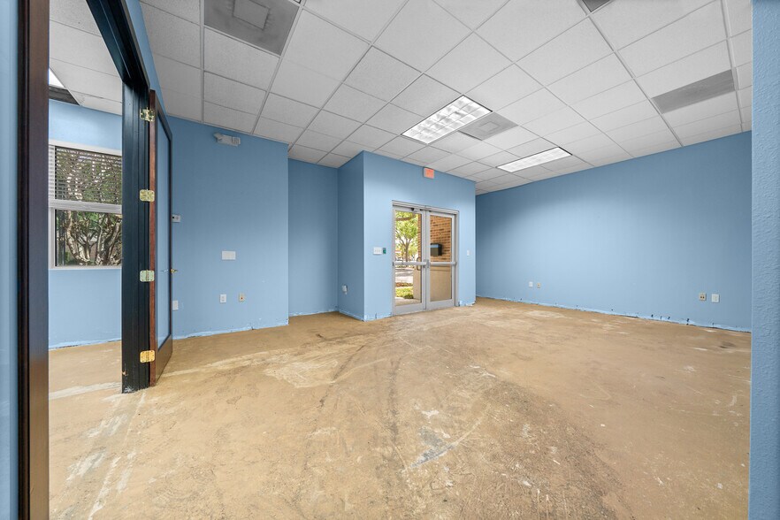 More Photos Of 5885 Central Ave, Saint Petersburg Office For Lease