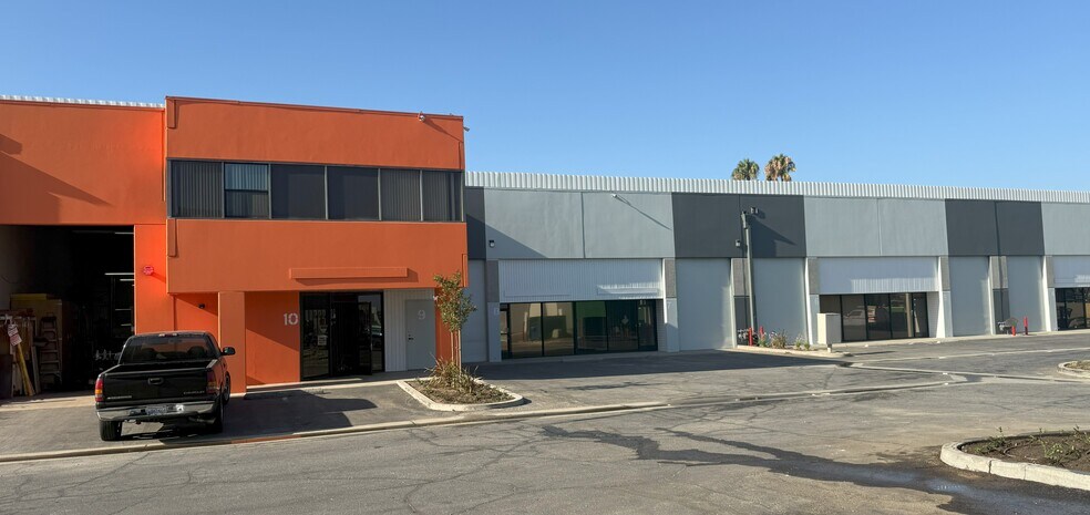 More Photos Of 12375-12395 Mills Ave, Chino Warehouse For Lease