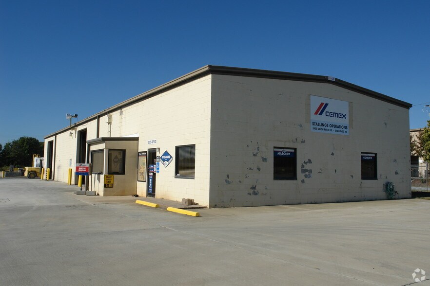Primary Photo Of 3400 Smith Farm Rd, Matthews Warehouse For Lease