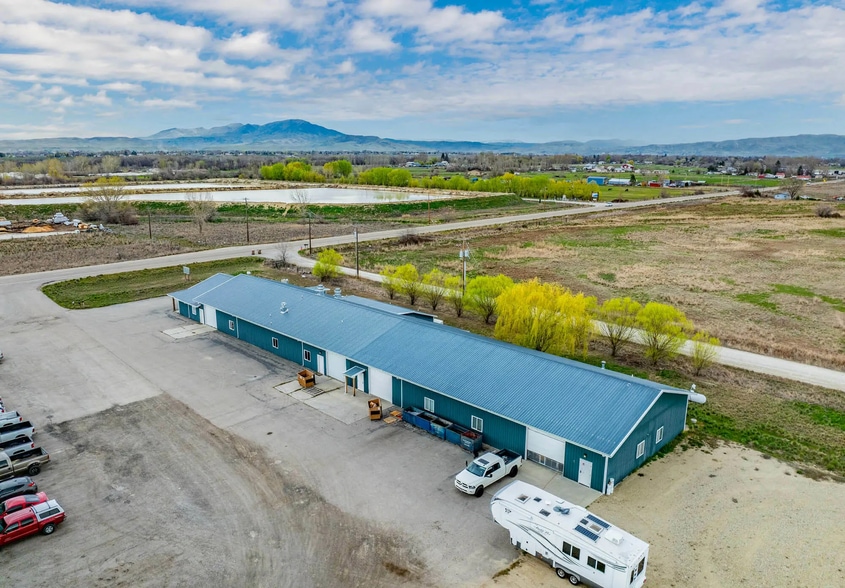 More Photos Of 2447 W Highway 52, Emmett Warehouse For Lease