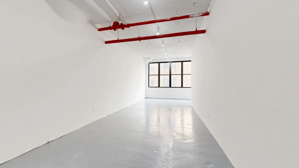 More Photos Of 21-07 41st Ave, Long Island City Industrial For Lease