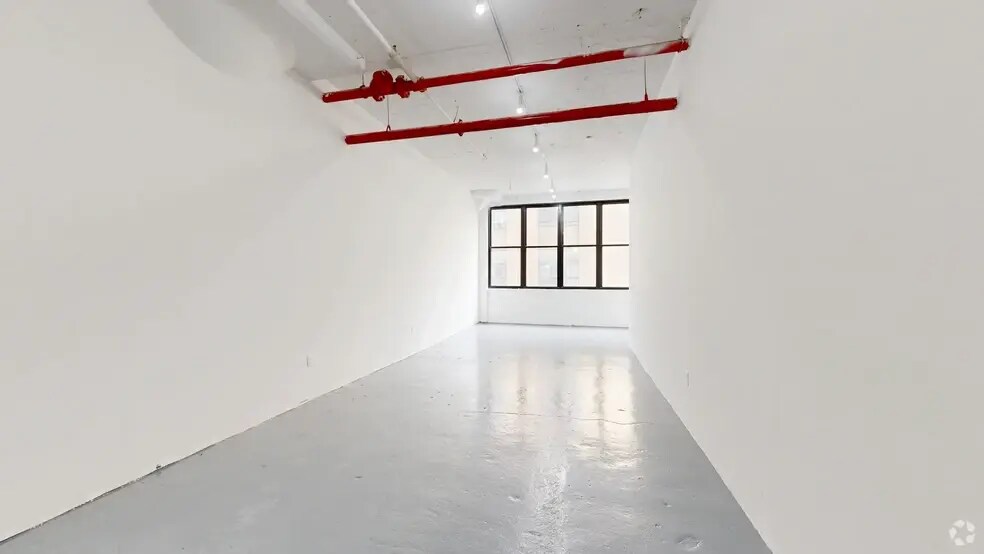 More Photos Of 21-07 41st Ave, Long Island City Industrial For Lease