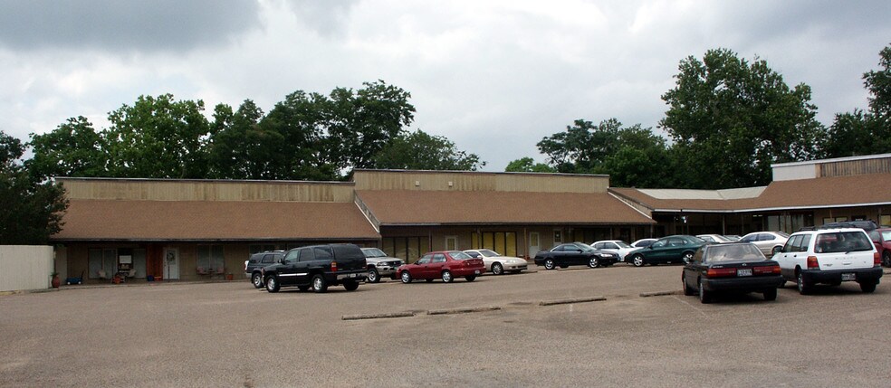 More Photos Of 2825 Hancock Dr, Austin Storefront For Sale