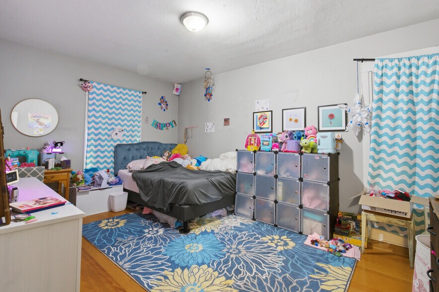 More Photos Of 308 High St, Oregon City Multifamily For Sale
