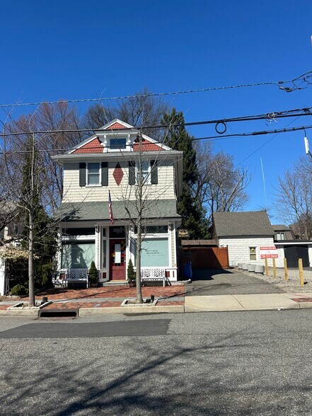 More Photos Of 15 Chestnut St, Tenafly Storefront For Sale