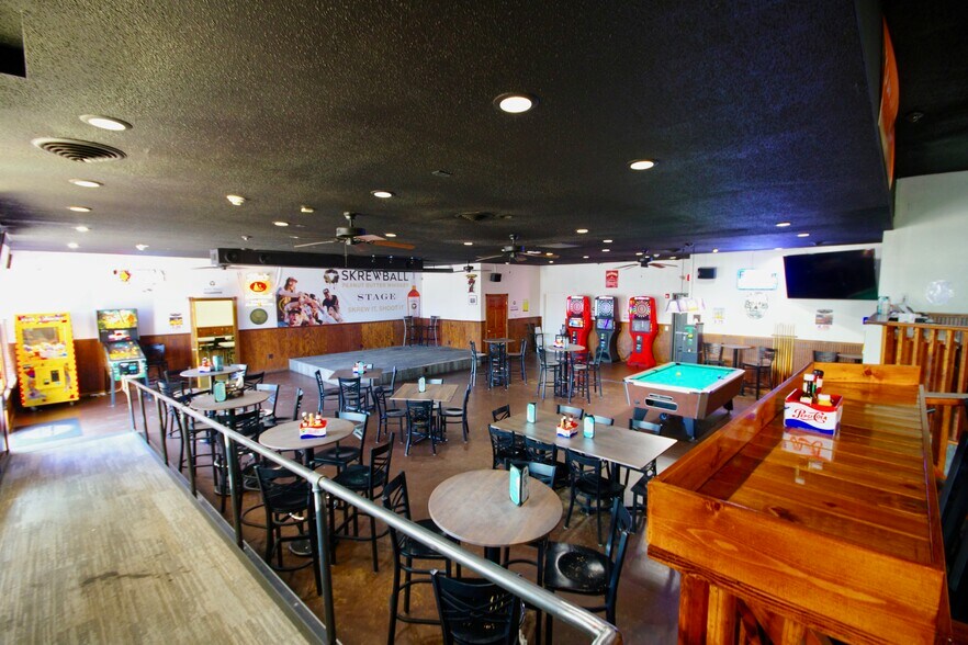 More Photos Of 4412 Manchester Dr, Rockford Restaurant For Sale