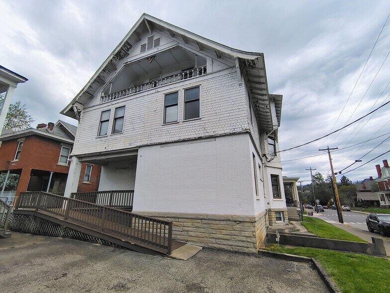 More Photos Of 1337 Virginia St, Charleston Office For Sale