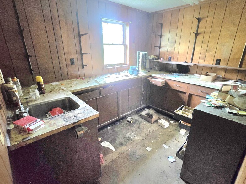 More Photos Of 420 Long Hill Rd, Groton Medical For Sale