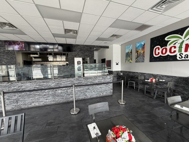 More Photos Of 601 Cranston St, Providence Storefront For Lease