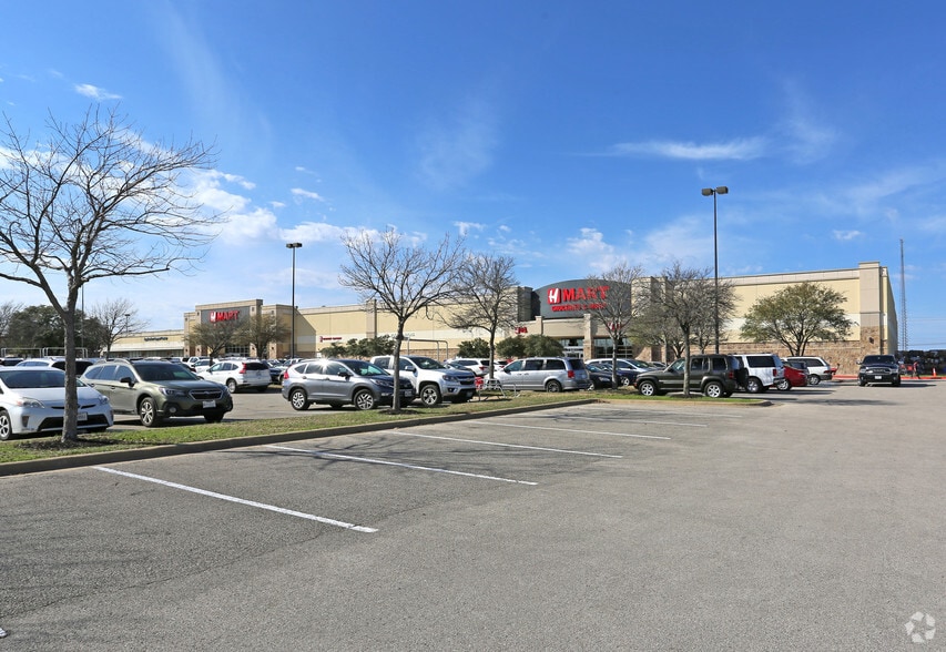 More Photos Of 11301 Lakeline Blvd, Austin Storefront For Lease