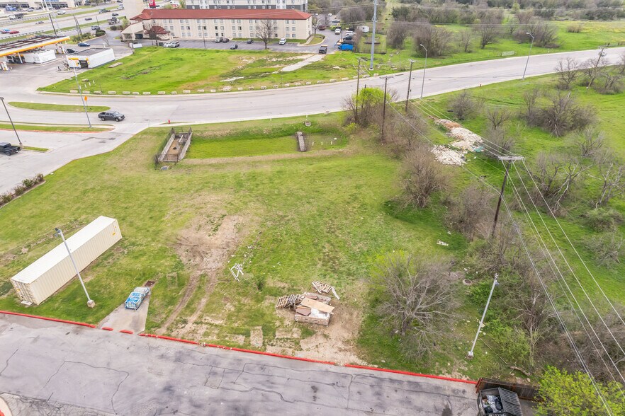 More Photos Of 350 Chisholm Pkwy, Round Rock Land For Sale